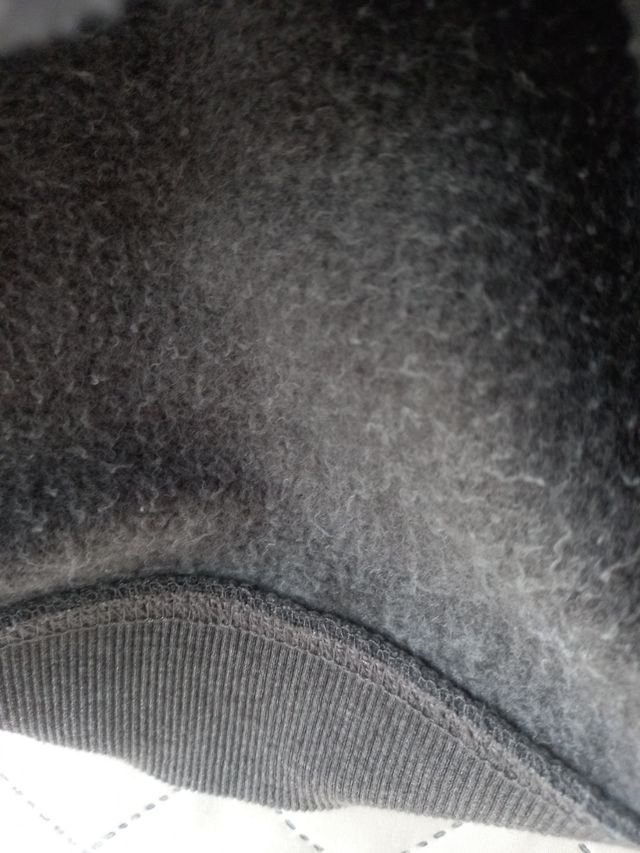 Sudadera con capucha y bolsillo. Nikis.Talla 9-11