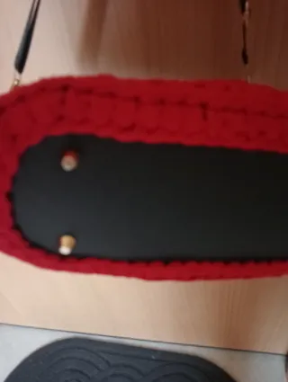 Borsa artigianale rossa e nera