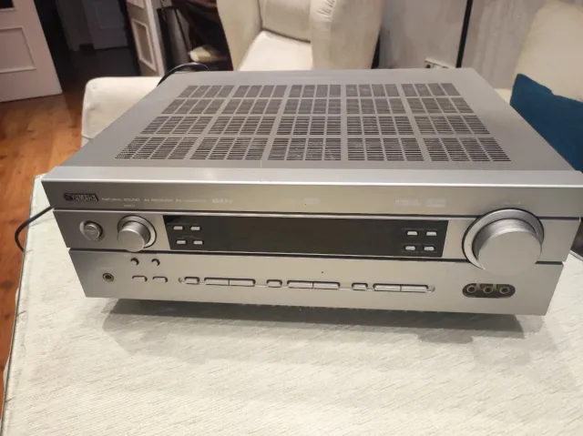 Yamaha Ampli-tuner AV gris/plata