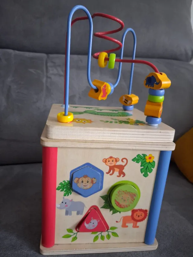 Cubo actividades madera bebé animales