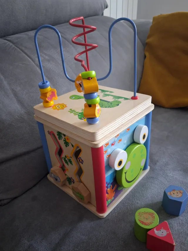 Cubo actividades madera bebé animales