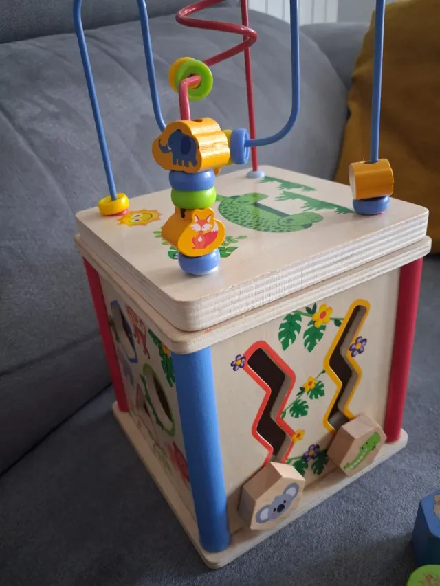 Cubo actividades madera bebé animales