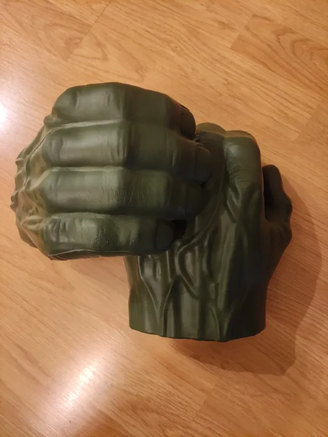 Puños Hulk Verdes