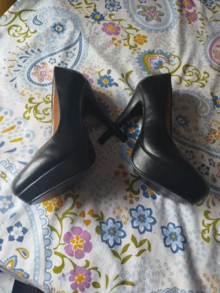 Zapatos de tacón negros talla 39