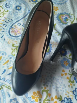 Zapatos de tacón negros talla 39