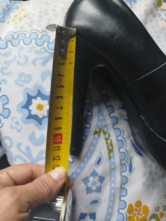 Zapatos de tacón negros talla 39