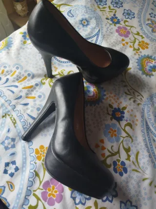 Zapatos de tacón negros talla 39