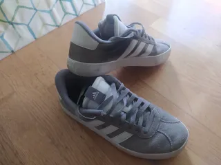 Adidas Bambas Gris y Blanco