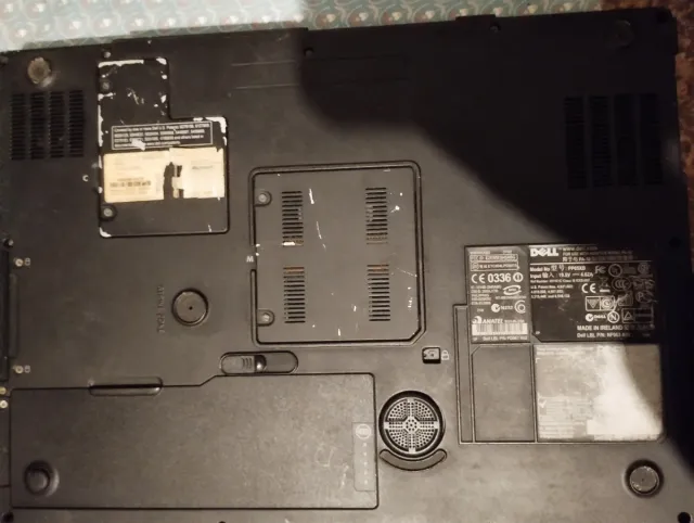 Portátil Dell para piezas o colección, no funciona