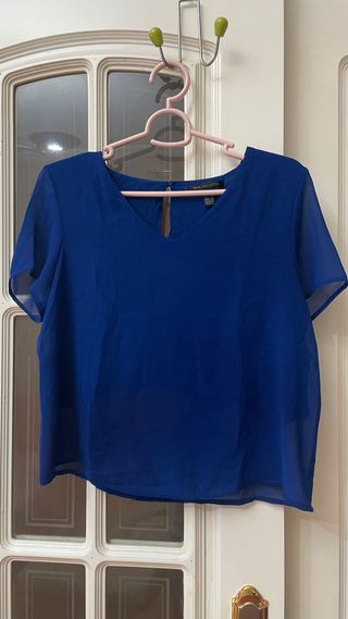 Blusa Mango azul talla S.