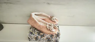 Bailarinas doradas y rosas con lazo