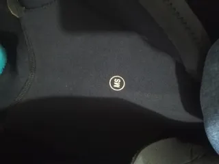 Traje de neopreno con capucha