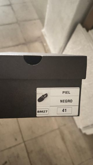 Zapatos de piel pulida negros