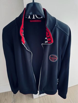 Chaqueta Carolina Herrera Negra y Roja.