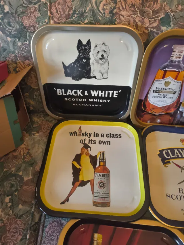 Lote 5 bandejas metálicas whisky