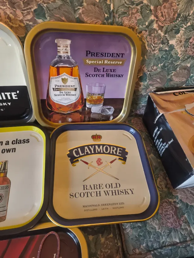 Lote 5 bandejas metálicas whisky