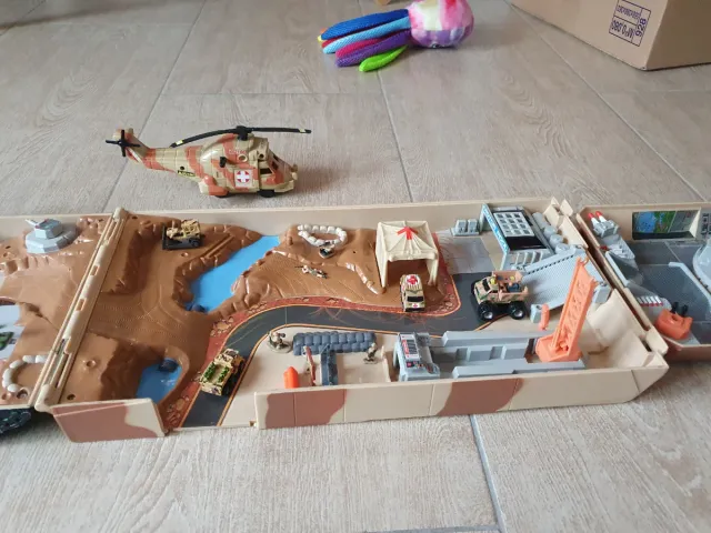 Micro Machines Super Tank Base Militare Galoob