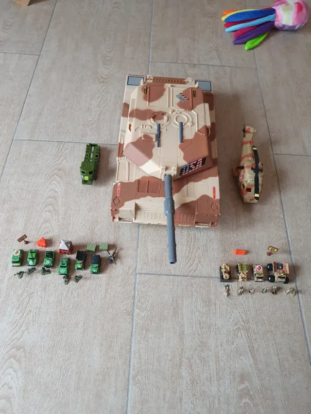 Micro Machines Super Tank Base Militare Galoob