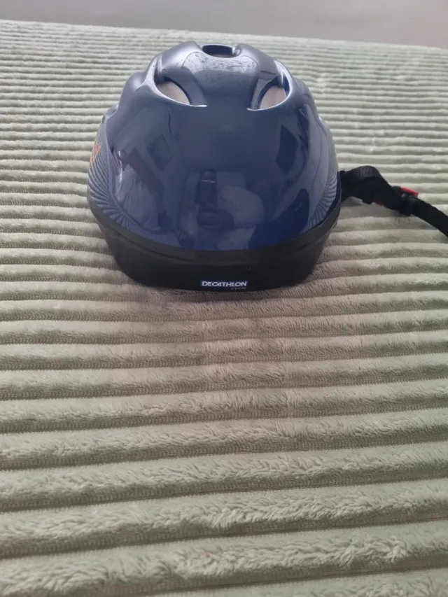 Casco infantil azul Decathlon