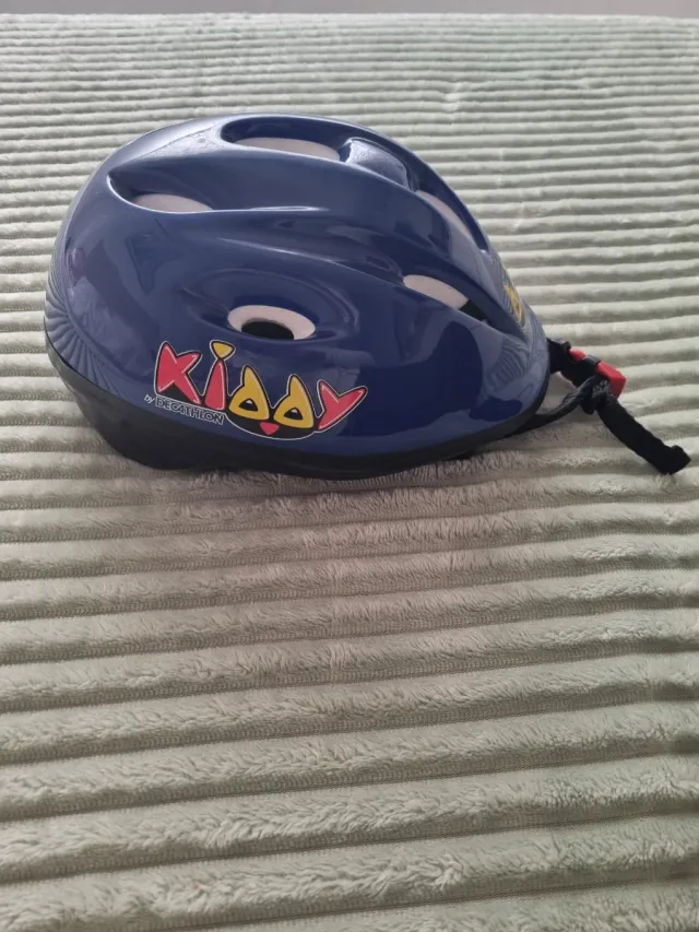 Casco infantil azul Decathlon