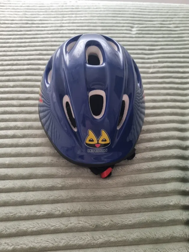 Casco infantil azul Decathlon