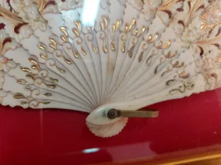 Antiguo abanico de nácar hecho a mano