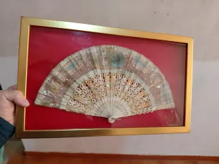 Antiguo abanico de nácar hecho a mano