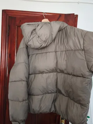 Chaqueta Calvin Klein Jeans acolchada beige