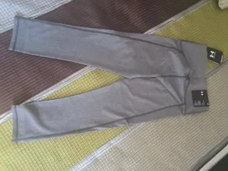 Mallas Under Armour grises