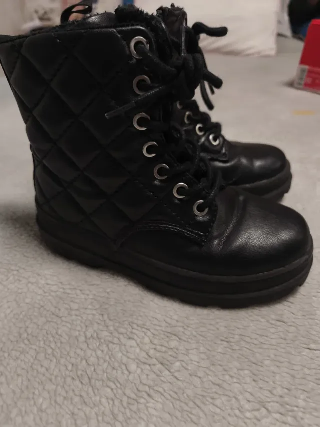 Botas niña negras acolchadas