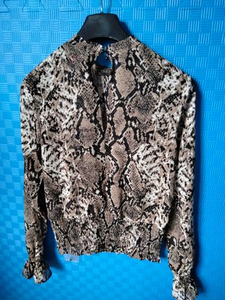 Blusa Guess Mujer Talla XS Estampado Animal