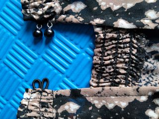 Blusa Guess Mujer Talla XS Estampado Animal