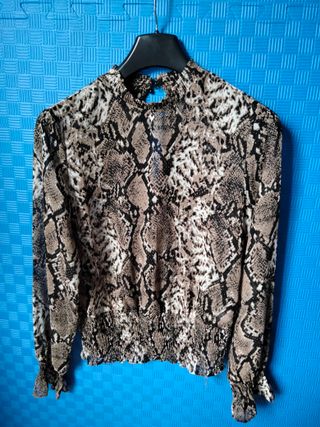 Blusa Guess Mujer Talla XS Estampado Animal