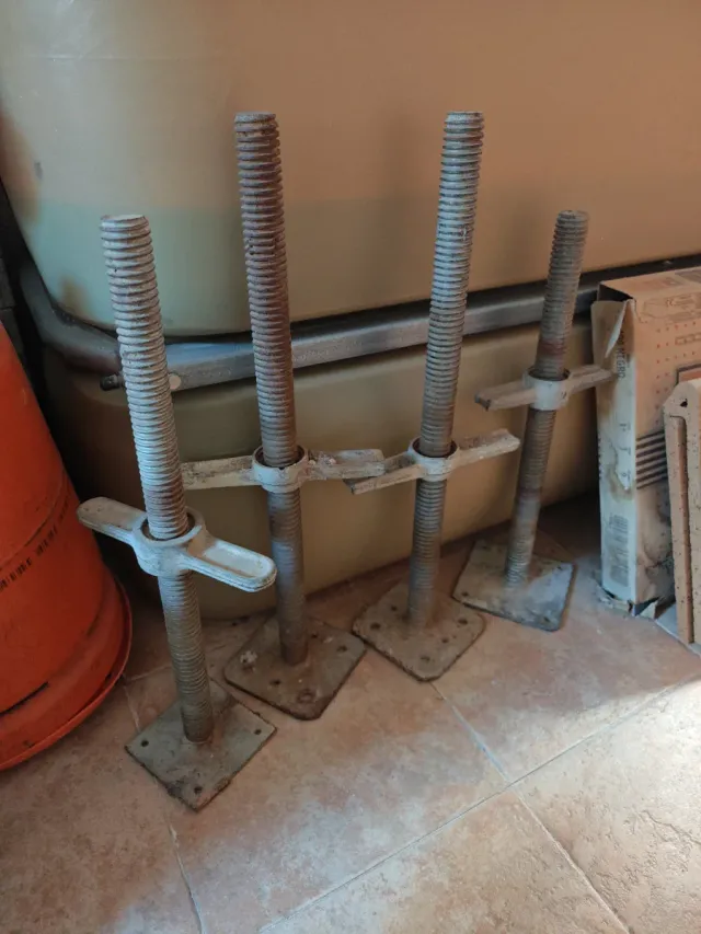 4 Reguladores de Andamio Metálicos