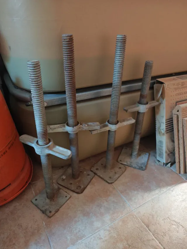 4 Reguladores de Andamio Metálicos