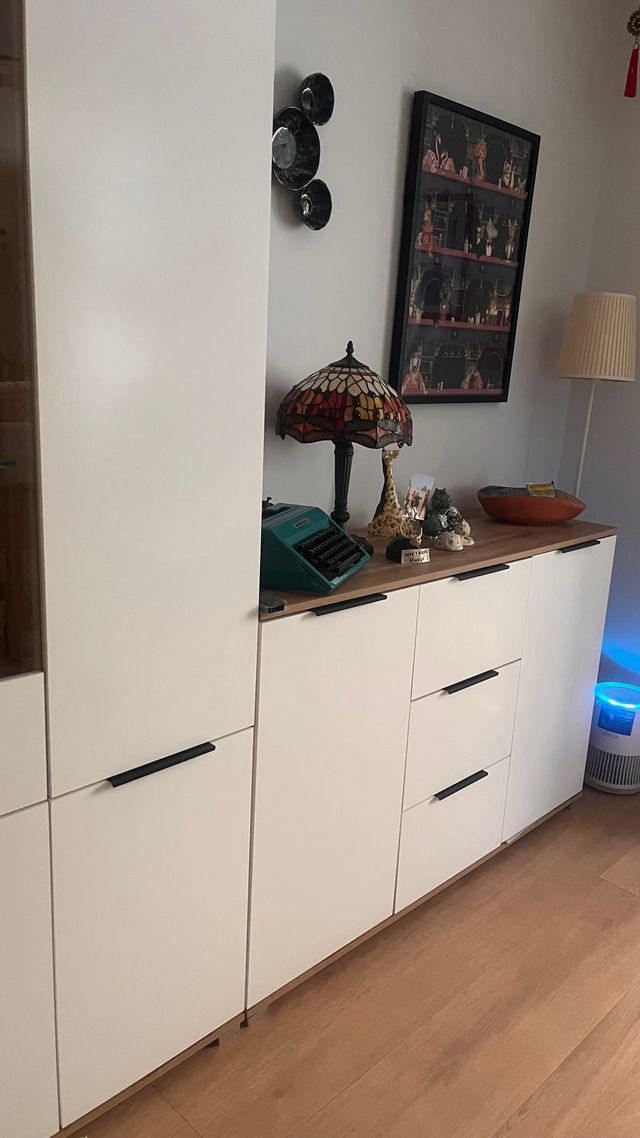 Aparador y vitrina de salón