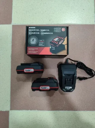 2 Baterías 20V 2Ah y Cargador 2.4A