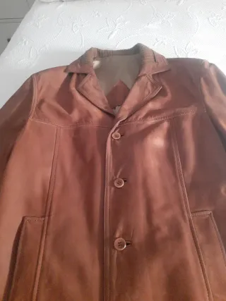 Chaquetón de piel marrón
