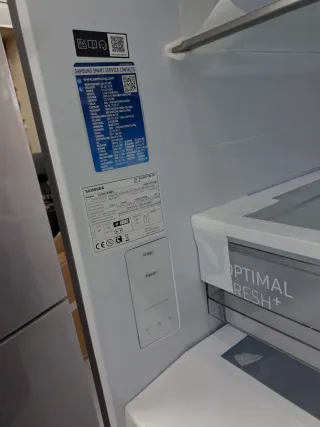 Nevera Samsung 2,cm nueva con tara 1 anos garantía