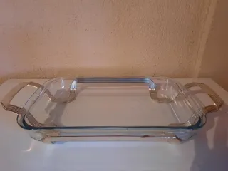 Pirofila in vetro con manici dorati