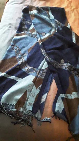 Fular Yu Yu azul y marrón con cadenas