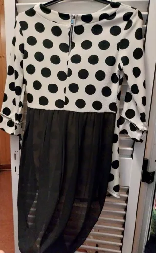 Cada vestido  5e . Estan nuevos . Algunnn. Sin usa