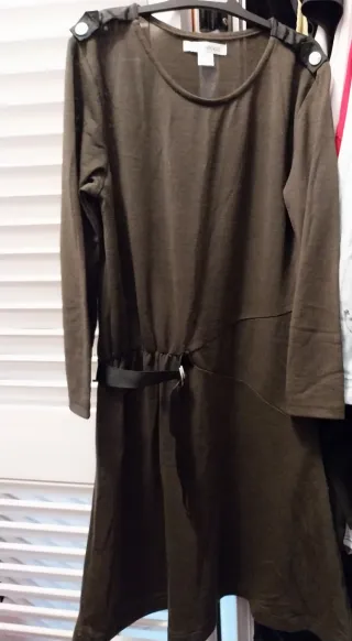 Cada vestido  5e . Estan nuevos . Algunnn. Sin usa