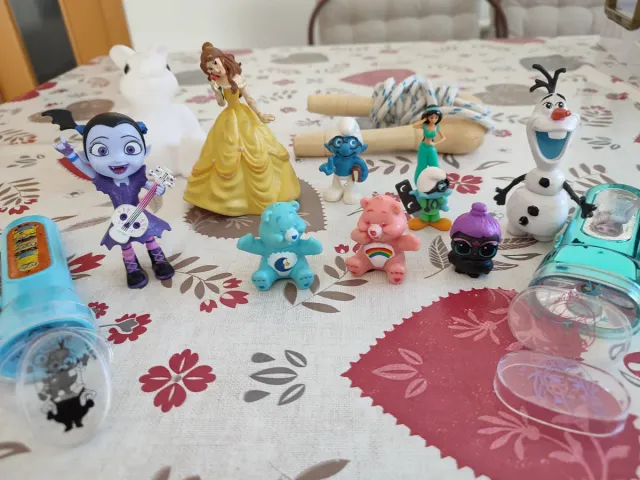 Lote de figuras infantiles variadas