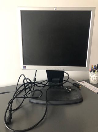 Monitor/Pantalla HP regulable en altura