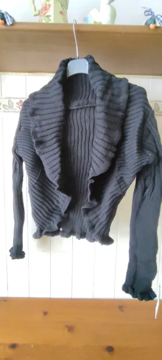 Coprispalla donna nero con volant