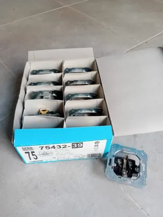 Material eléctrico Simon Serie 75