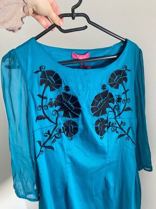 Vestido Kahyra Azul con Bordado Negro Talla L