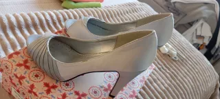 Zapatos de tacón plateados talla 38