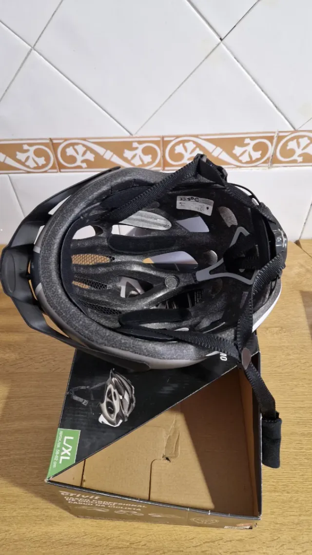 Lote Ciclismo: Casco, Maillot y Mallas